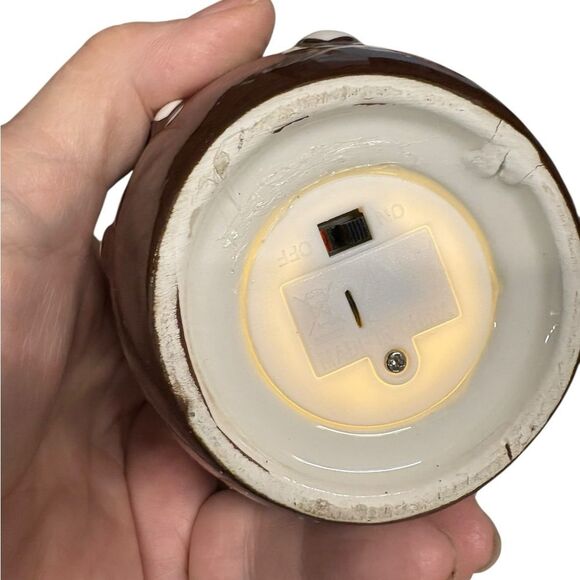 Festive Lighted Holiday Mug with Cream and Brown Design - Picture 5 of 6